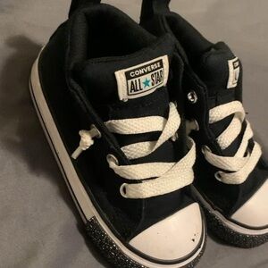 Kids converse